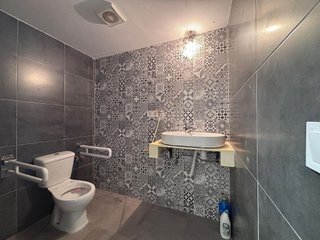 Local comercial en alquiler en Los Remedios en Sevilla