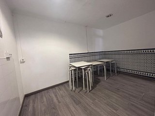 Local comercial en alquiler en Los Remedios en Sevilla