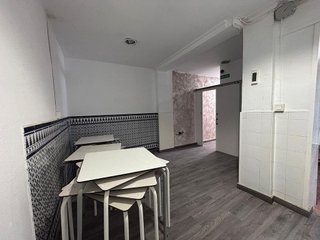 Local comercial en alquiler en Los Remedios en Sevilla