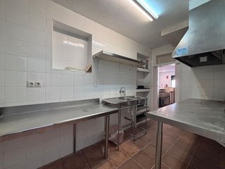 Local comercial en alquiler en Los Remedios en Sevilla