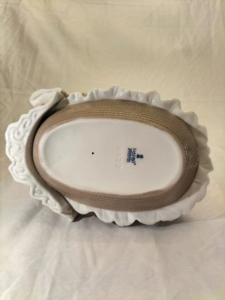 Figura Lladró Bebé Durmiendo Cuna Porcelana