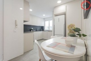 Piso en alquiler en Ermitagaña - Mendebaldea en Pamplona