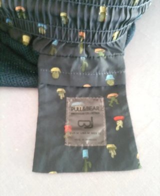 Bañador estampado hombre de Pull&Bear.