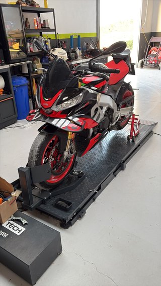 APRILIA TUONO V4 FACTORY  2021