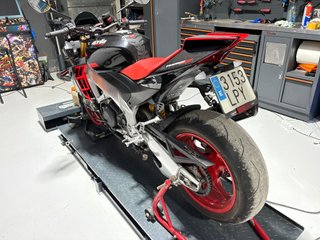 APRILIA TUONO V4 FACTORY  2021