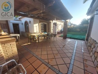Chalet en venta en La Granja-La Colina-Los Pastores en Algeciras