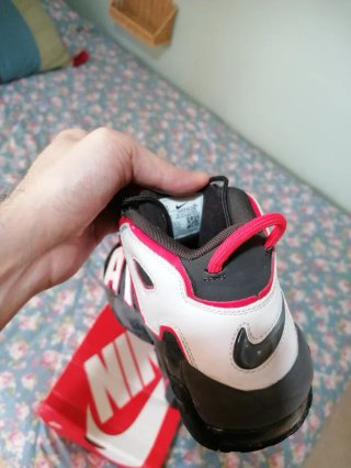Nike Air More Uptempo + Regalo