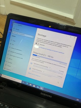 Portátil Samsung 15.6" + Cargador + Maletín Targus