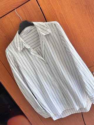 Camisa Stradivarius Rayas Finas Talla S