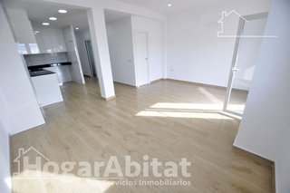 Piso en venta en Nou Moles en Valencia