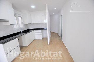 Piso en venta en Nou Moles en Valencia