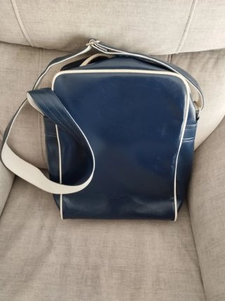 Bolso bandolera Fred Perry azul y blanco