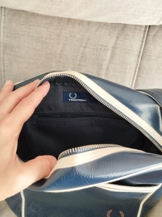 Bolso bandolera Fred Perry azul y blanco