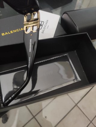 Occhiali da sole Balenciaga BB neri e oro