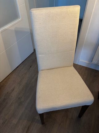 Mesa de comedor y 4 sillas