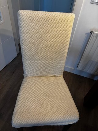 Mesa de comedor y 4 sillas