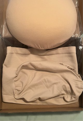 Barriga embarazada falsa beige