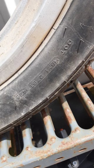 Ruedas de moto con disco de freno