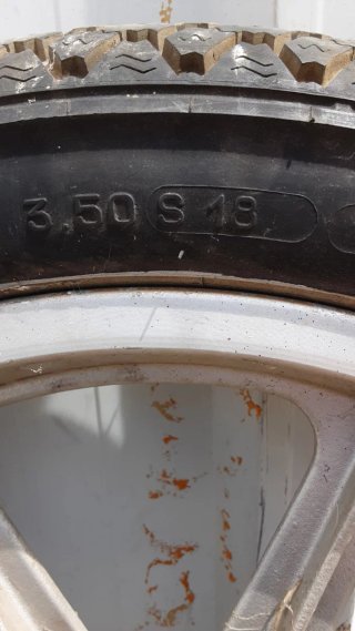Ruedas de moto con disco de freno