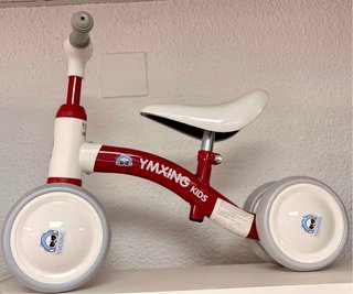 Bicicleta de equilibrio infantil roja