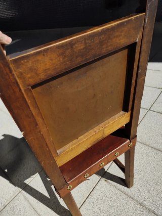 Juego de 2 sillas antiguas de madera y cuero