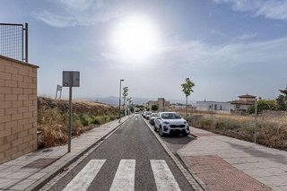 Terreno en venta en Zubia (La)