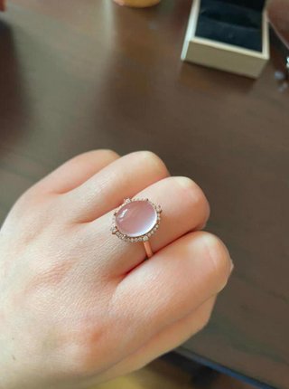 Anillo oro rosa con piedra rosa