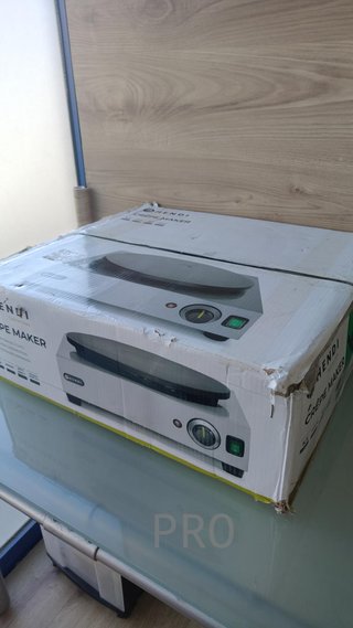 Crepera eléctrica, con esparcidor de madera