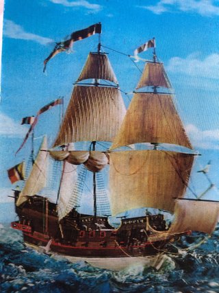 Postal Barco 3D con Movimiento. Escudo de oro