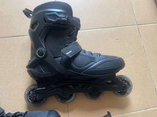 Patines en línea negros.Decathlon