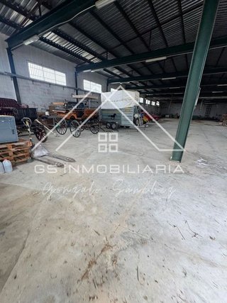Nave industrial en alquiler en Lucena