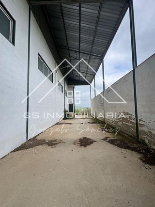 Nave industrial en alquiler en Lucena