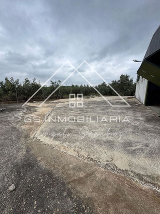 Nave industrial en alquiler en Lucena