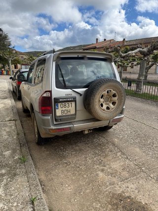 Mitsubishi Montero 2001