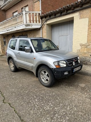 Mitsubishi Montero 2001