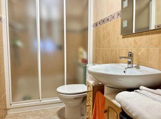 Casa adosada en venta en Torredonjimeno