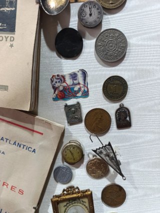Cartel Antigüedades Documentos y Monedas y objetos