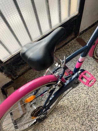 Bicicleta BTWIN rosa e blu per bambina