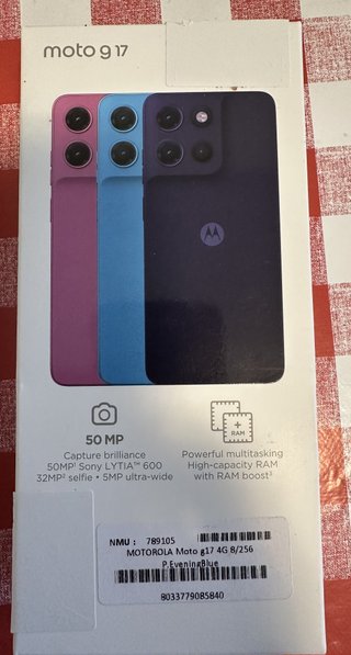 Smartphone Motorola Moto G17 e Cuffie