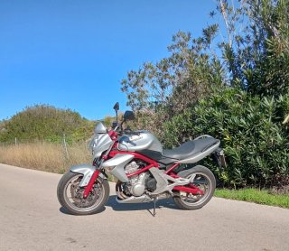 Kawasaki ER6n Naked