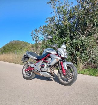 Kawasaki ER6n Naked