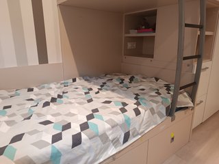 Cama tren infantil con armario