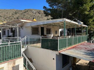 Chalet en venta en Novelda