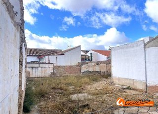 Terreno en venta en Zona de Cueva de Menga en Antequera