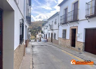 Terreno en venta en Zona de Cueva de Menga en Antequera