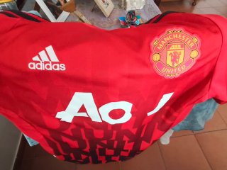 Lote Ropa:Camiseta Adidas, Pantalón y Sudadera JVZ
