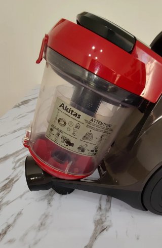 Aspiradora Akita C10T con accesorios