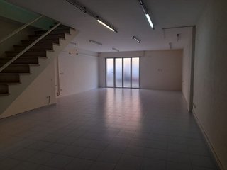 Local comercial en venta en L'Eixample en Figueres