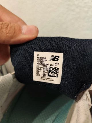 New Balance 530 Talla 45 Plata/Blanco