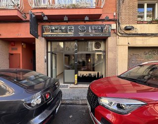 Local comercial en alquiler en El Camp de l'Arpa del Clot en Barcelona